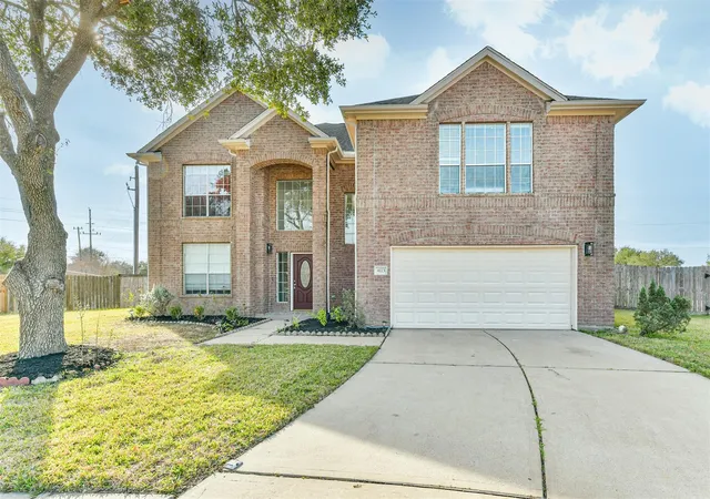 1st image of 4113 Oak Point Dr, Pearland, TX 77581 | MLS# 18282372