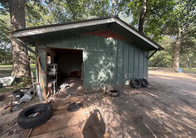 Photo 4 of Sale Pending at 1173 A County Rd 370, Splendora, TX 77372 | MLS# 79242035 | Listing updated on 2026-09-01