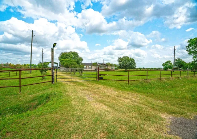 Homes for sale in Waller, TX | 37038 Bell Rd, Waller, TX 77484 | MLS# 65496410
