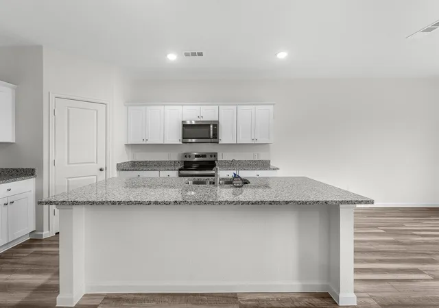 Photo 3 of Sale Pending at 3118 Tanzanite Chase Dr, Angleton, TX 77515 | MLS# 70282080 | Listing updated on 2026-09-18