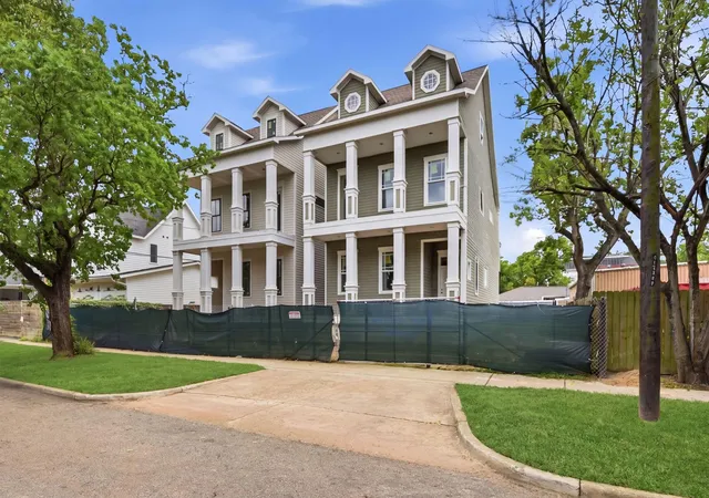 Photo 1 of Single family home for sale at 312 West 9th St, Houston, TX 77007 | MLS# 16999317 | Listing updated on 2026-07-26