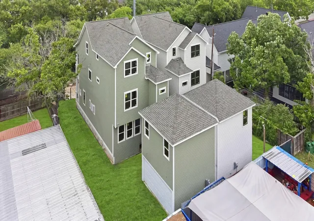 Photo 3 of Single family home for sale at 312 West 9th St, Houston, TX 77007 | MLS# 16999317 | Listing updated on 2026-07-26