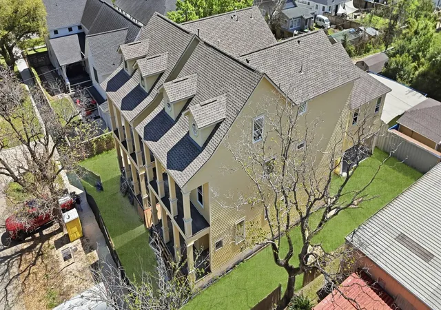 Photo 3 of Single family home for sale at 312 West 9th St, Houston, TX 77007 | MLS# 16999317 | Listing updated on 2026-07-26