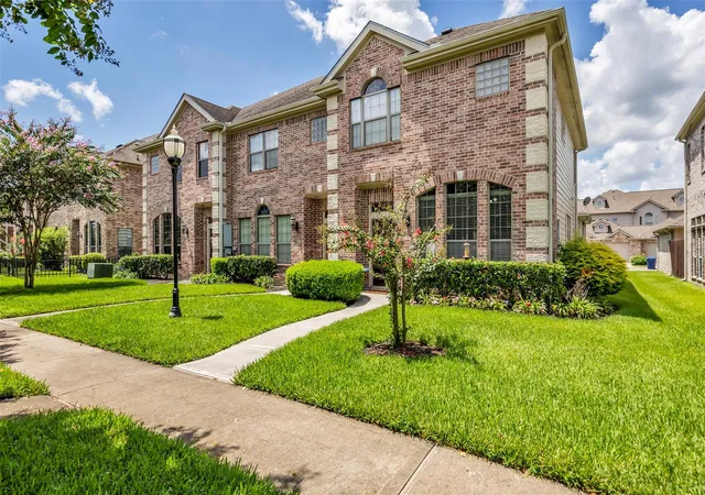 1st image of 2719 Windy Thicket Ln, Houston, TX 77082 | MLS# 43672866