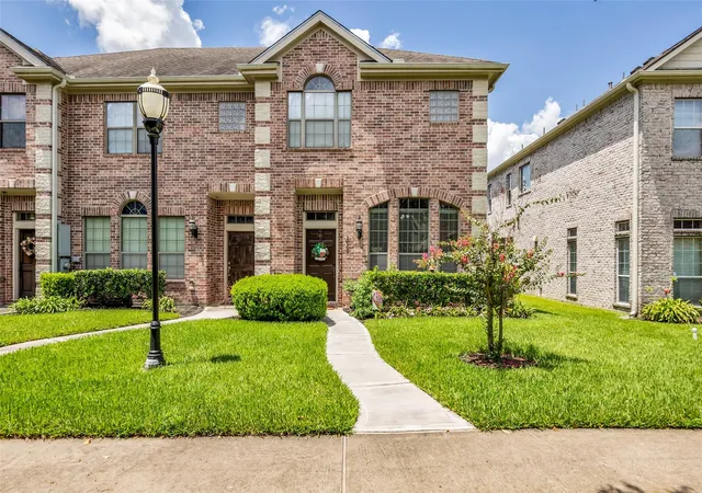 2nd image of 2719 Windy Thicket Ln, Houston, TX 77082 | MLS# 43672866