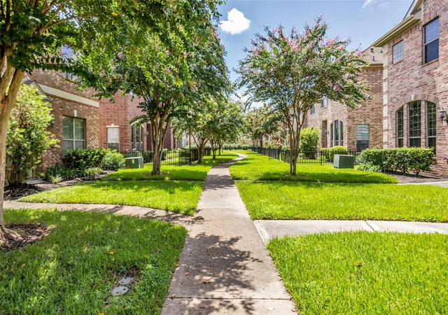 5th image of 2719 Windy Thicket Ln, Houston, TX 77082 | MLS# 43672866