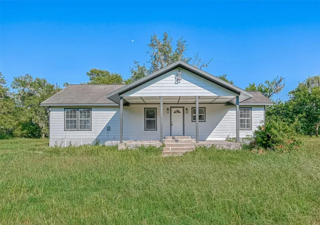Photo 2 of Single family home for sale at 106 County Rd 416, Brazoria, TX 77422 | MLS# 7358000 | Listing updated on 2026-07-28