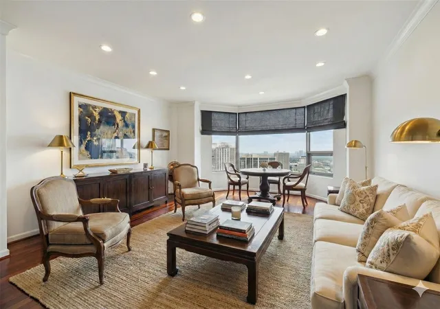 5th image of 1111 Caroline St, Houston, TX 77010