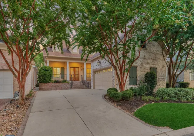 Photo 3 of Single family home for sale at 102 Winthrop Harbor S, Montgomery, TX 77356 | MLS# 37168515 | Listing updated on 2026-09-20
