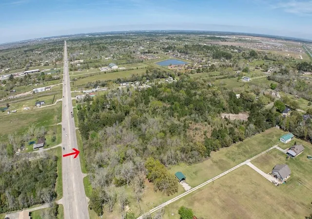 4th image of 2701 Fm 646 Rd N, Santa Fe, TX 77510 | MLS# 84873513