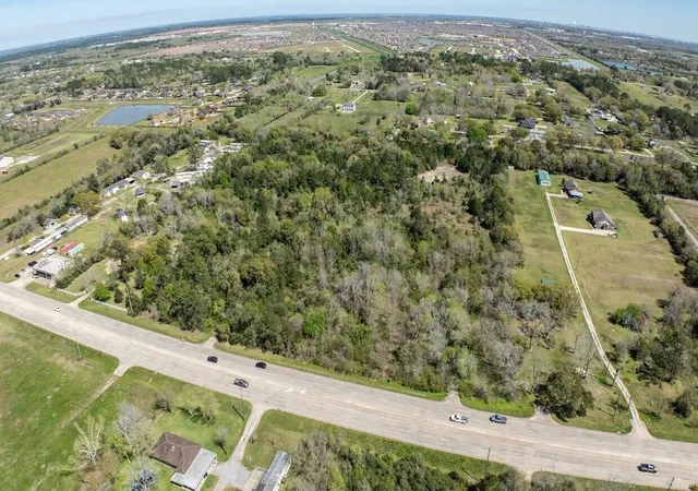 5th image of 2701 Fm 646 Rd N, Santa Fe, TX 77510 | MLS# 84873513