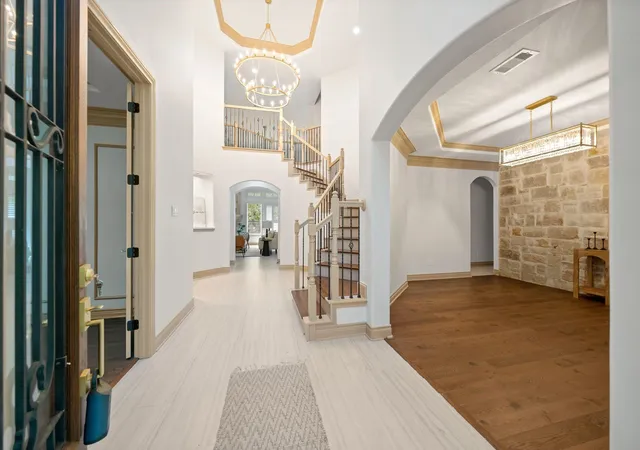 Photo 3 of Single family home for sale at 10332 Hunter Crk Ln, Conroe, TX 77304 | MLS# 88202263 | Listing updated on 2026-09-01
