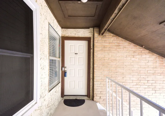 3rd image of 2011 Spenwick Dr #425, Houston, TX 77055 | MLS# 80545737