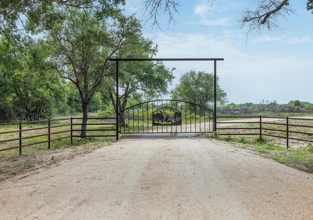 Homes for sale in Hallettsville, TX | 0 County Road 19, Hallettsville, TX 77964 | MLS# 71477805