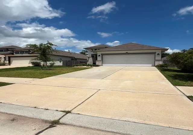 3rd image of 31053 Regal Elm Ln, Conroe, TX 77385 | MLS# 36586005