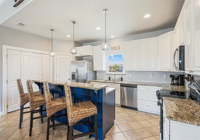Photo 2 of Single family home for sale at 866 Townsend Dr, Crystal Beach, TX 77650 | MLS# 67388249 | Listing updated on 2026-09-19