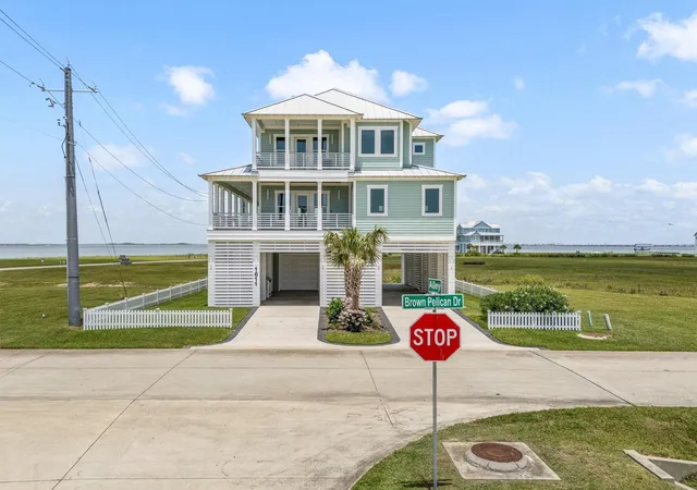 Photo 2 of Single family home for sale at 1611 Brown Pelican Bnd, Galveston, TX 77554 | MLS# 35965452 | Listing updated on 2026-08-07