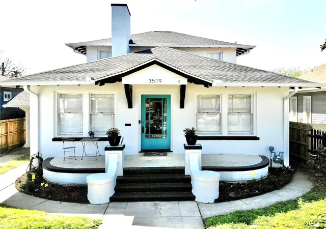 Homes for sale in Galveston, TX | 3519 Avenue R 1/2, Galveston, TX 77550 | MLS# 32537876