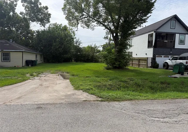 Photo 1 of Land for sale at 7239 Conley St, Houston, TX 77021 | MLS# 74077300 | Listing updated on 2026-08-25