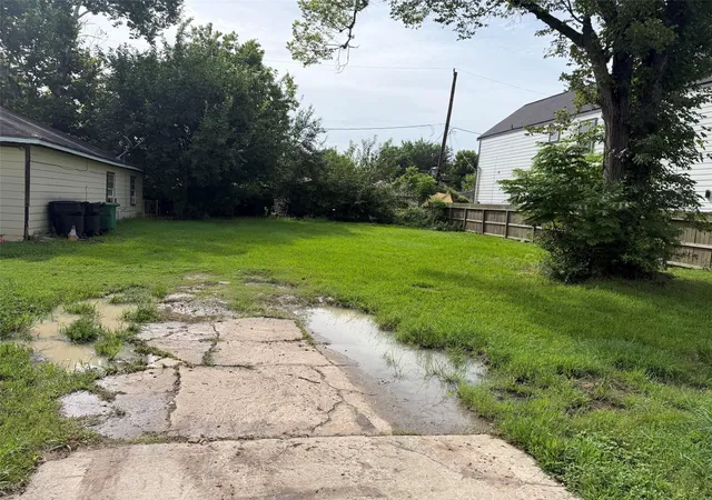 Photo 3 of Land for sale at 7239 Conley St, Houston, TX 77021 | MLS# 74077300 | Listing updated on 2026-08-25