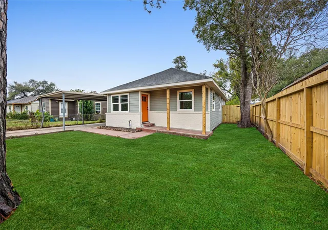 Photo 2 of Single family home for sale at 125 Bolden St, Houston, TX 77029 | MLS# 39379097 | Listing updated on 2026-08-26