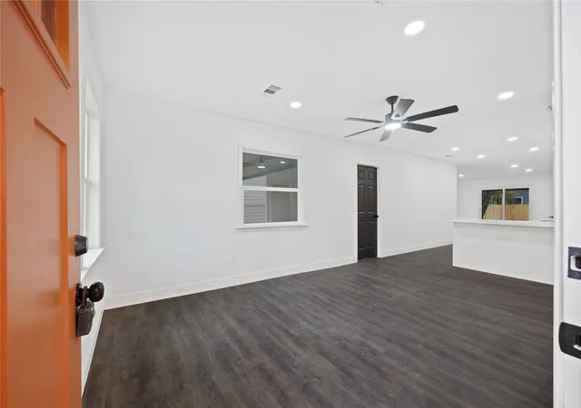 Photo 3 of Single family home for sale at 125 Bolden St, Houston, TX 77029 | MLS# 39379097 | Listing updated on 2026-08-26