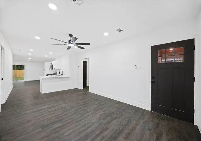 Photo 3 of Single family home for sale at 125 Bolden St, Houston, TX 77029 | MLS# 39379097 | Listing updated on 2026-08-26