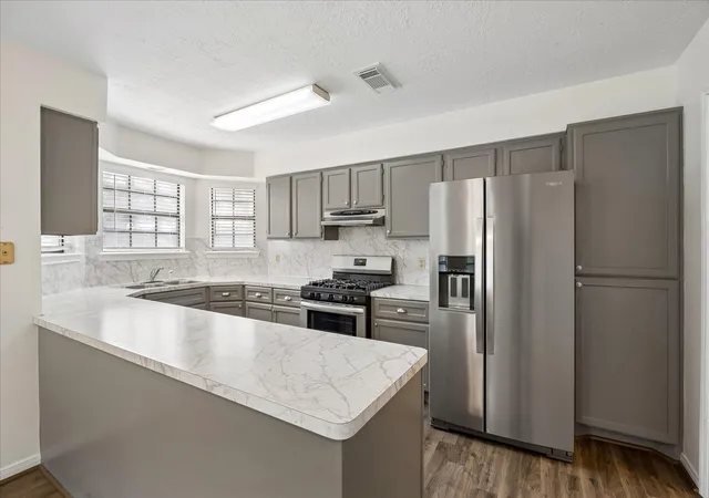 3rd image of 512 Texas St, Tomball, TX 77375 | MLS# 27217397