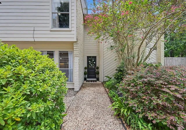 Photo 3 of Single family home for sale at 17915 Tall Cypress Dr, Spring, TX 77388 | MLS# 67617268 | Listing updated on 2026-09-20