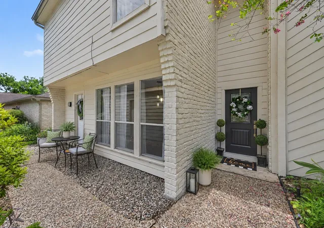 Photo 4 of Single family home for sale at 17915 Tall Cypress Dr, Spring, TX 77388 | MLS# 67617268 | Listing updated on 2026-09-20