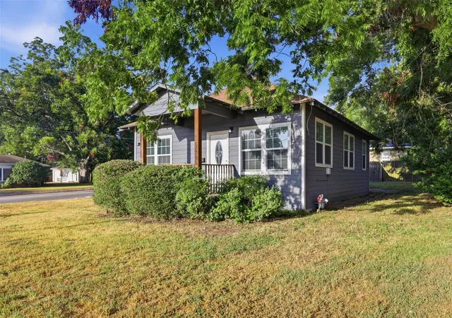 Photo 1 of Single family home for sale at 1306 S Austin, Brenham, TX 77833 | MLS# 16372252 | Listing updated on 2026-09-16