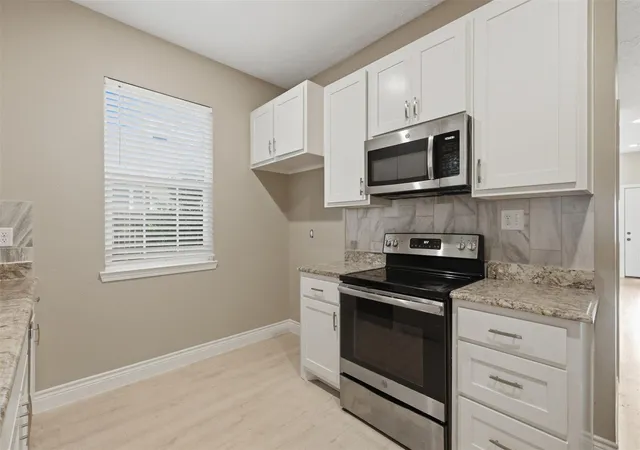 Photo 4 of Single family home for sale at 1306 S Austin, Brenham, TX 77833 | MLS# 16372252 | Listing updated on 2026-09-16