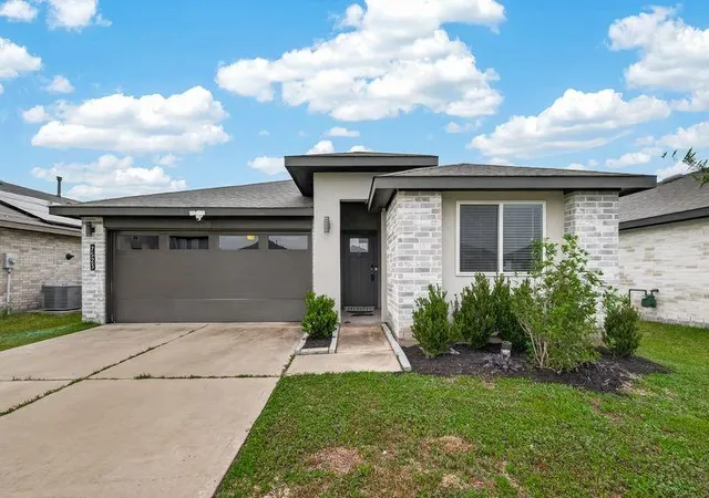 Photo 1 of Single family home for sale at 7523 Keystone Blossom Trl, Richmond, TX 77407 | MLS# 10052240 | Listing updated on 2026-09-17