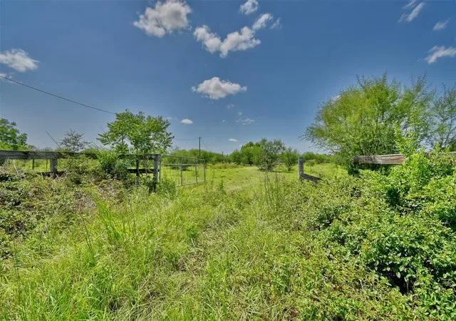 Photo 3 of Sale Pending at 1721 Columbus Rd, Sealy, TX 77474 | MLS# 56930188 | Listing updated on 2026-07-13