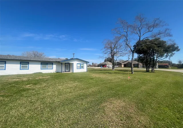 2nd image of 2302 35th Ave N, Texas City, TX 77590 | MLS# 23985243