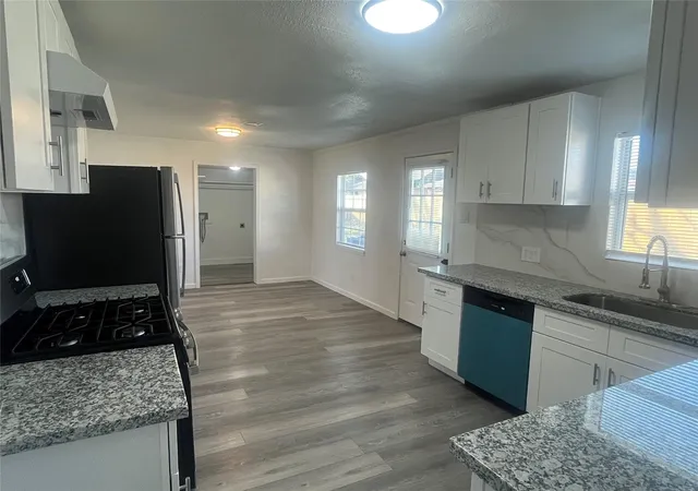 Photo 4 of Single family home for sale at 2302 35th Avenue N, Texas City, TX 77590 | MLS# 23985243 | Listing updated on 2026-08-30