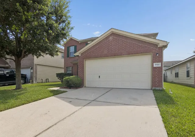 Photo 3 of Sale Pending at 19414 Remington Prairie Dr, Houston, TX 77073 | MLS# 30480382 | Listing updated on 2026-09-17