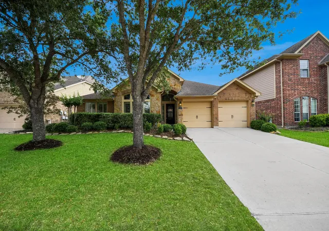 Photo 3 of Single family home for sale at 28010 Hollyfare Dr, Katy, TX 77494 | MLS# 84479645 | Listing updated on 2026-05-23