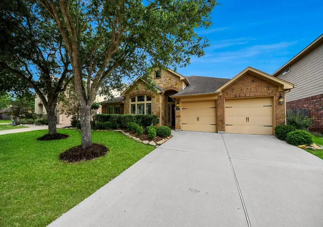 Photo 3 of Single family home for sale at 28010 Hollyfare Dr, Katy, TX 77494 | MLS# 84479645 | Listing updated on 2026-05-23