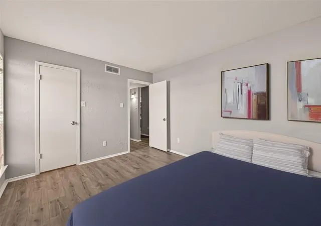 5th image of 7313 Gulf Fwy, Houston, TX 77017