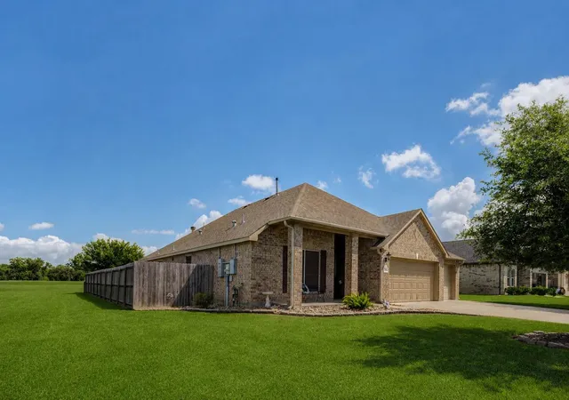 2nd image of 546 Green Meadows Dr, West Columbia, TX 77486 | MLS# 71343779