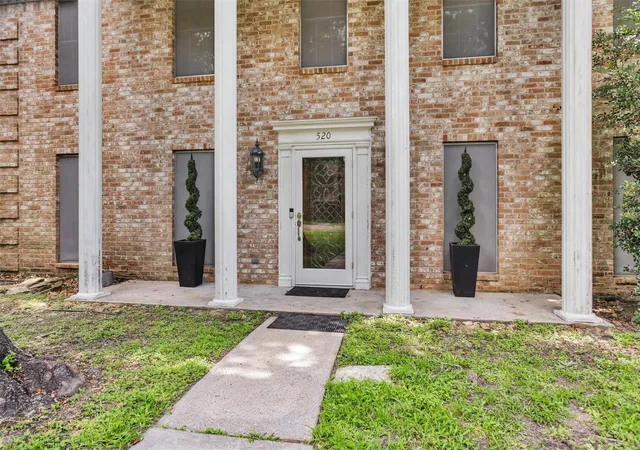 Photo 3 of Single family home for sale at 520 Beauregard Dr, Conroe, TX 77302 | MLS# 65053798 | Listing updated on 2026-09-17