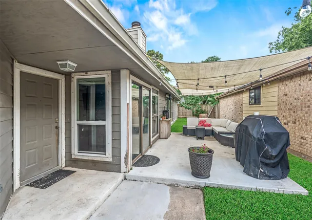 Photo 3 of Single family home for sale at 13527 Blue Marlin Ln, Houston, TX 77083 | MLS# 60295991 | Listing updated on 2026-09-08