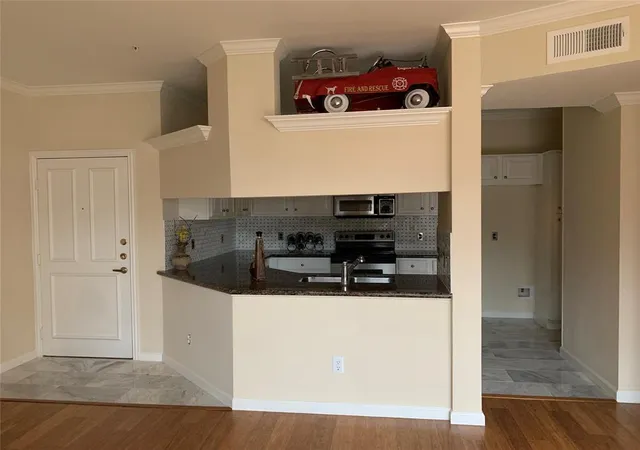 1st image of 2111 Welch Street Street #A112, Houston, TX 77019 | MLS# 45909083