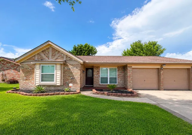 Homes for sale in Houston, TX | 13823 Maisemore Rd, Houston, TX 77015 | MLS# 41628393