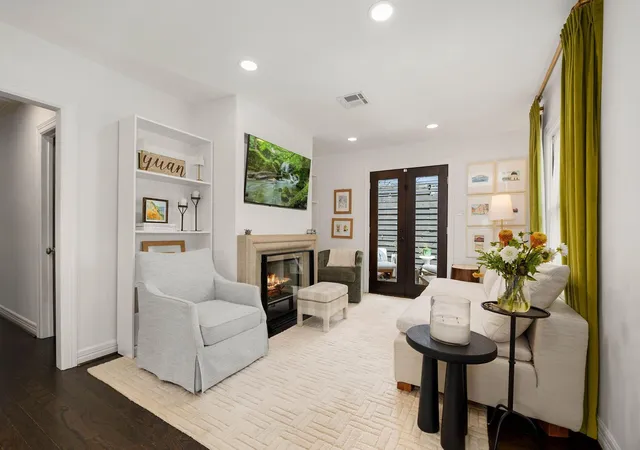 5th image of 1054 Gardenia Dr, Houston, TX 77018 | MLS# 30402776