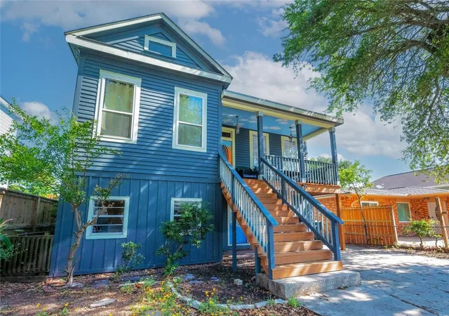 Photo 3 of Multi family home for sale at 1224 Ave L, Galveston, TX 77550 | MLS# 83189020 | Listing updated on 2026-07-31