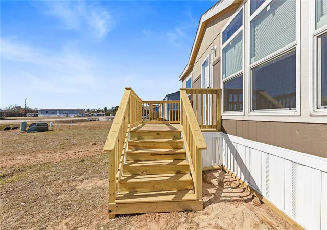 2nd image of 548 Ashlawn Dr, Conroe, TX 77303 | MLS# 83368643
