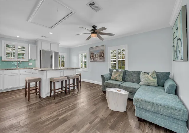 4th image of 411 Olive St, Freeport, TX 77541 | MLS# 87437479