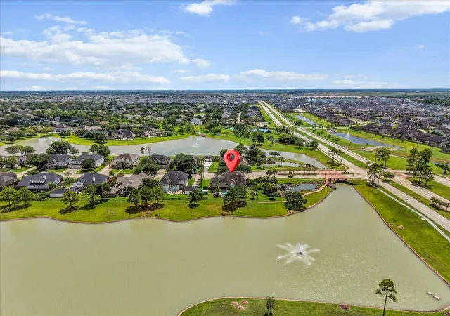 Photo 3 of Single family home for sale at 1618 Stoney Lake Dr, Friendswood, TX 77546 | MLS# 49845414 | Listing updated on 2026-10-10